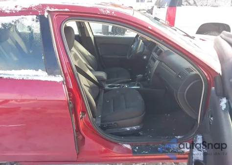 2010 Ford Fusion Se z USA, uszkodzony, nr VIN 3FAHP0HA6AR321527